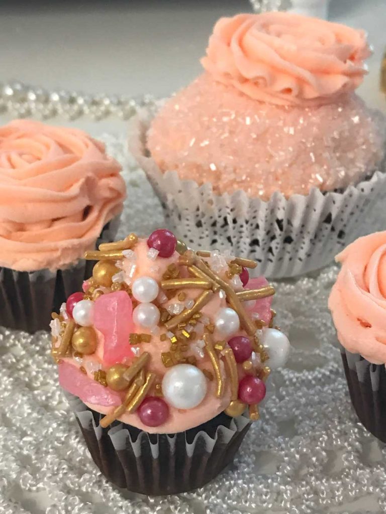 TEA PARTY THEMED CUPCAKES