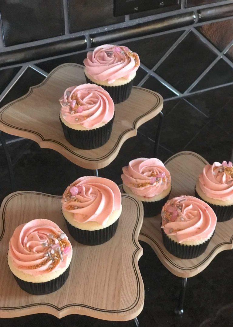 BEAUTIFULLY DECORATED CUPCAKES