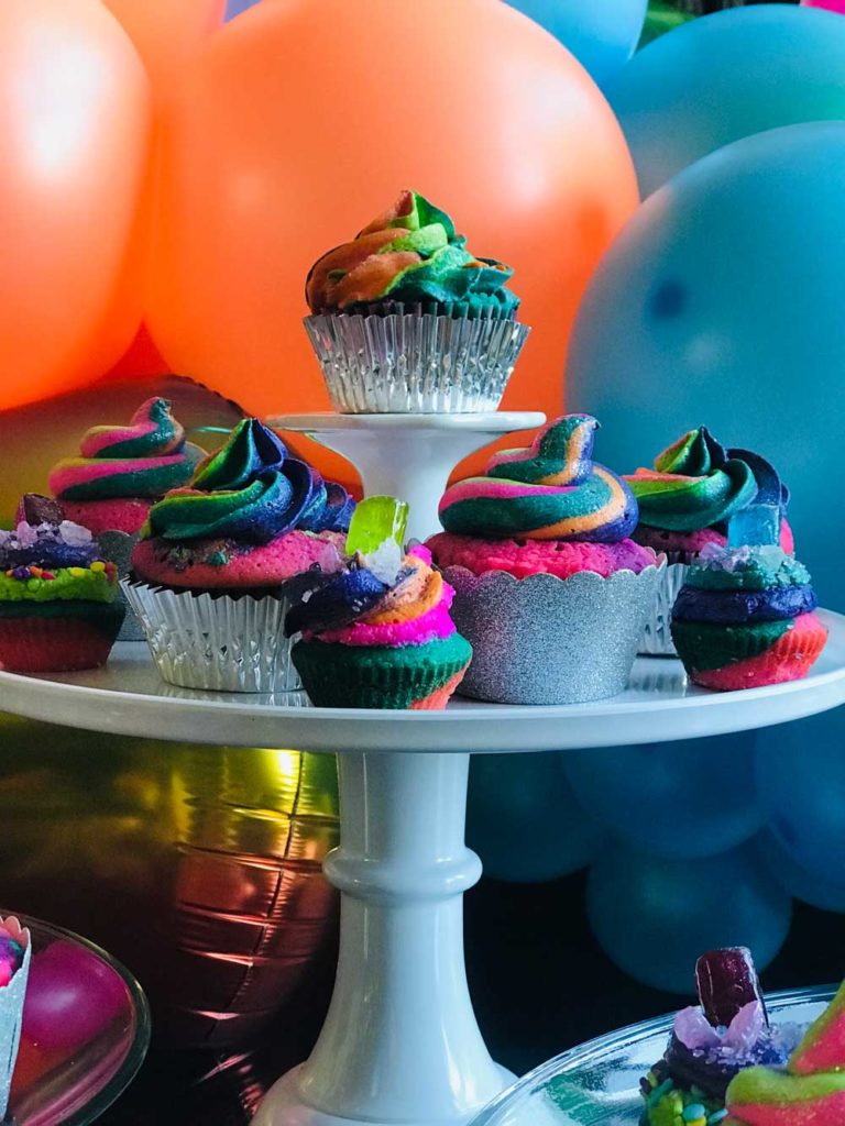 NEON THEMED CUPCAKES