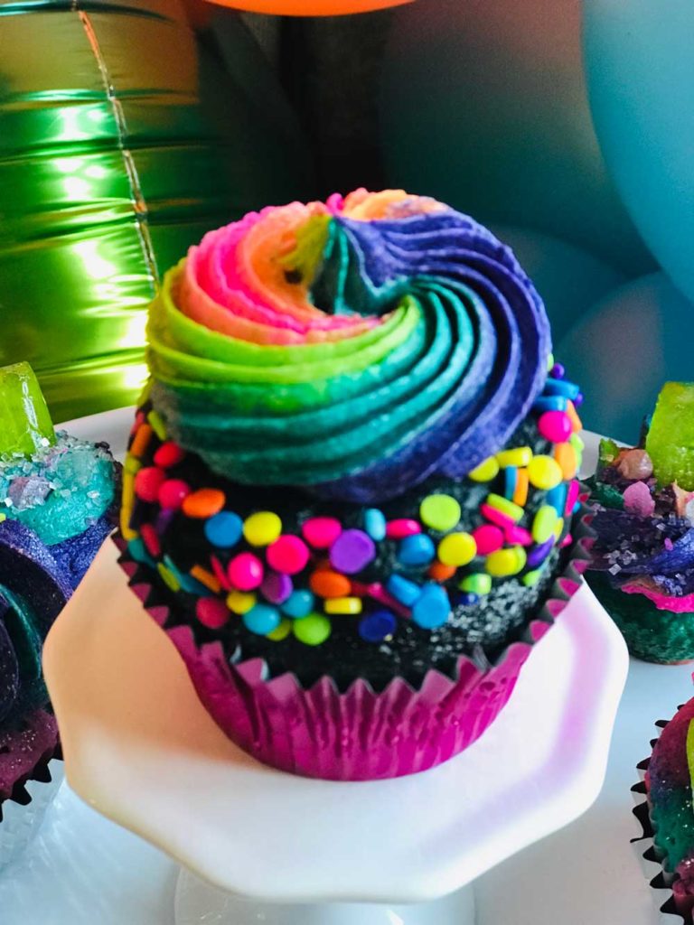 NEON THEMED CUPCAKE