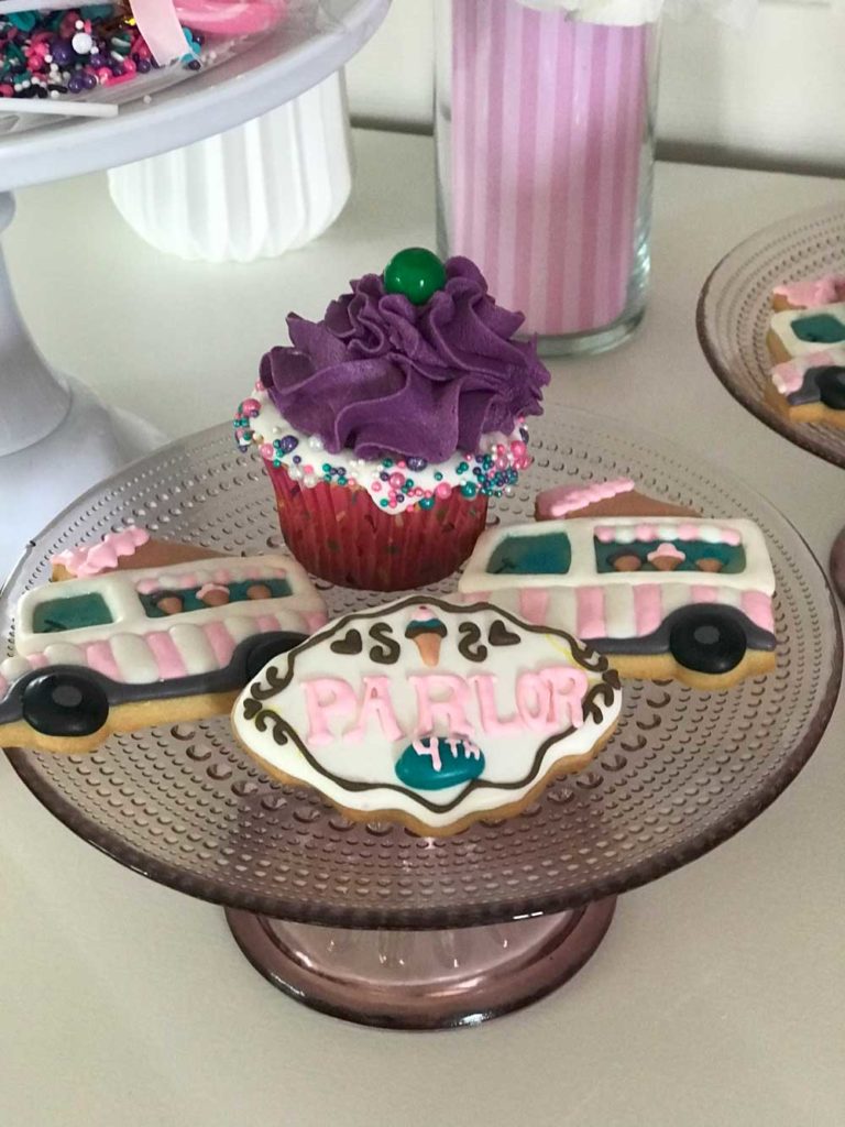 ICE CREAM THEMED DECORATED COOKIES