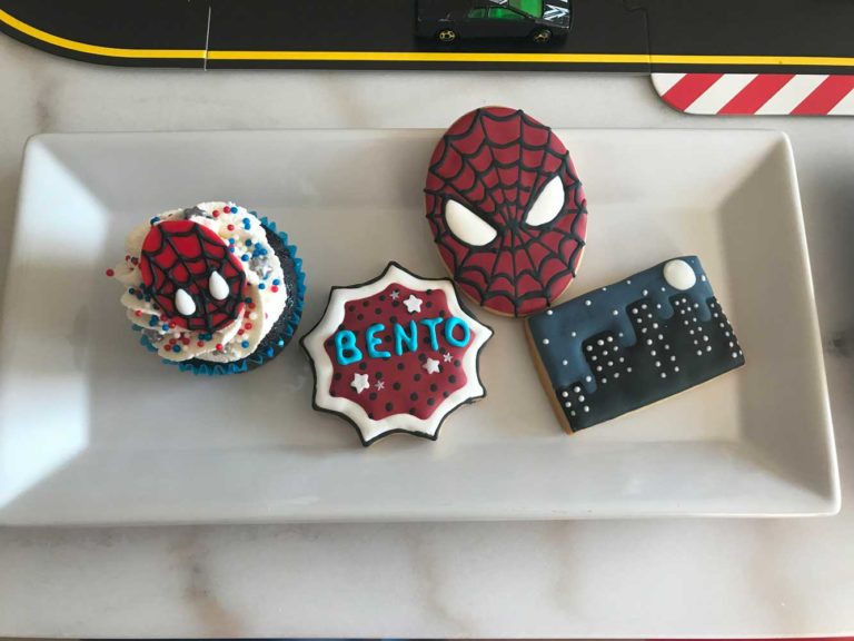 SPIDERMAN THEMED DECORATED COOKIES AND CUPCAKES