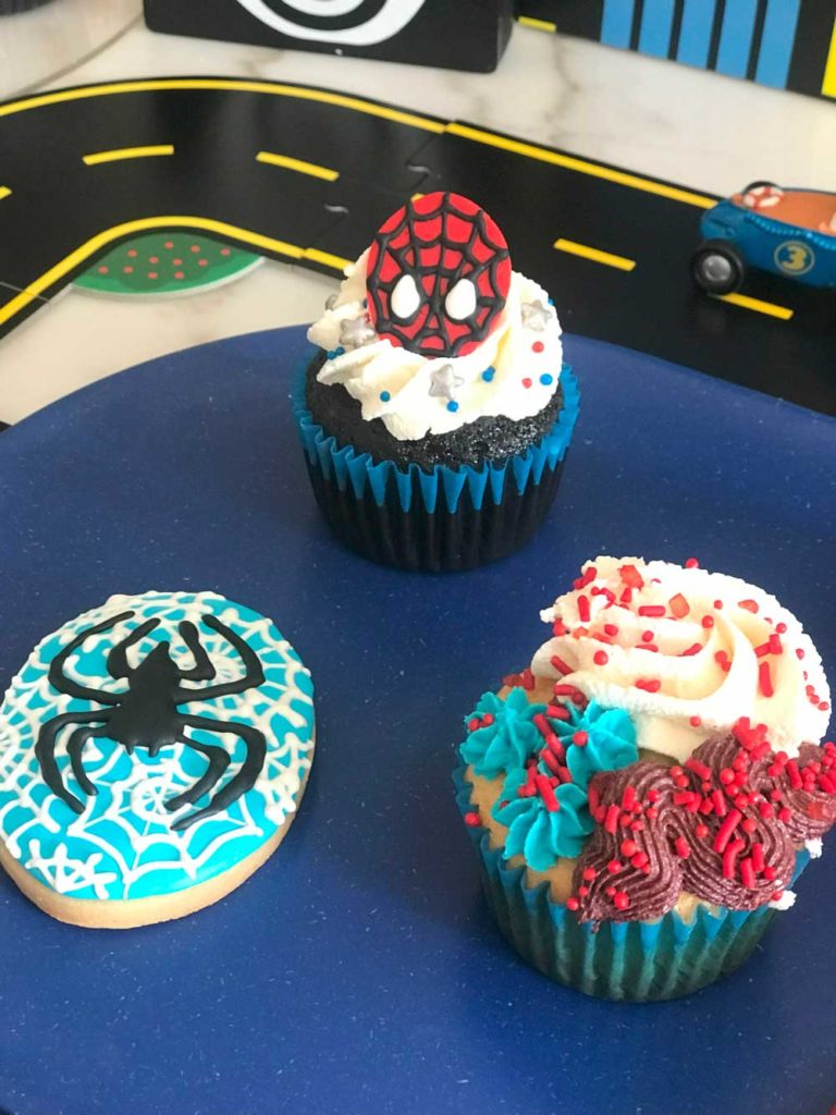 SPIDERMAN THEMED DECORATED COOKIE AND CUPCAKES