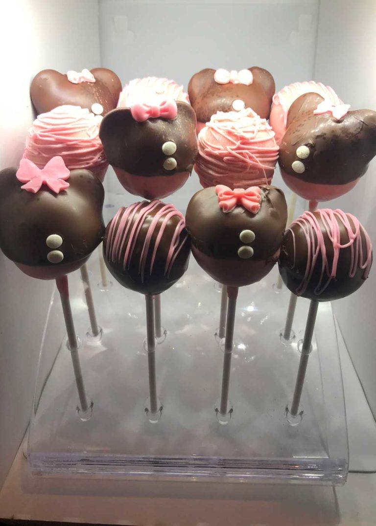 THEMED CAKE POPS