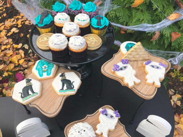 EGYPTIAN MUMMY THEMED DECORATED COOKIES AND CUPCAKES STAGED